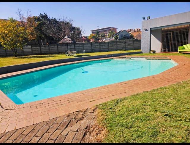 2 BEDROOM TOWNHOUSE FOR SALE IN MULBARTON